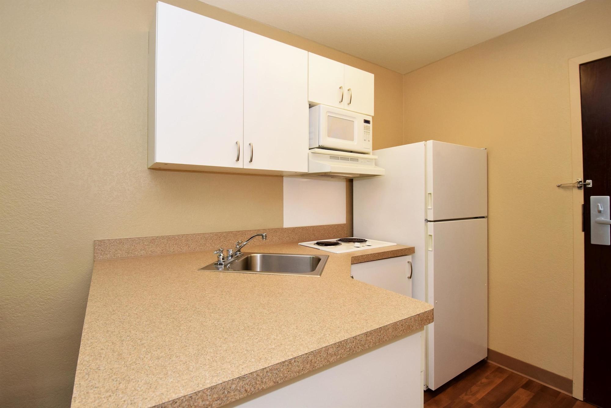 Extended Stay America Suites - Long Island - Melville Bagian luar foto