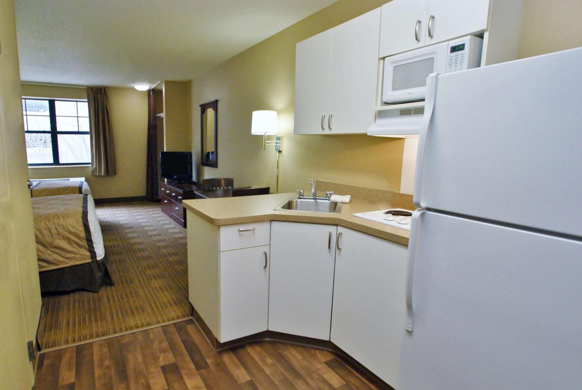 Extended Stay America Suites - Long Island - Melville Bagian luar foto