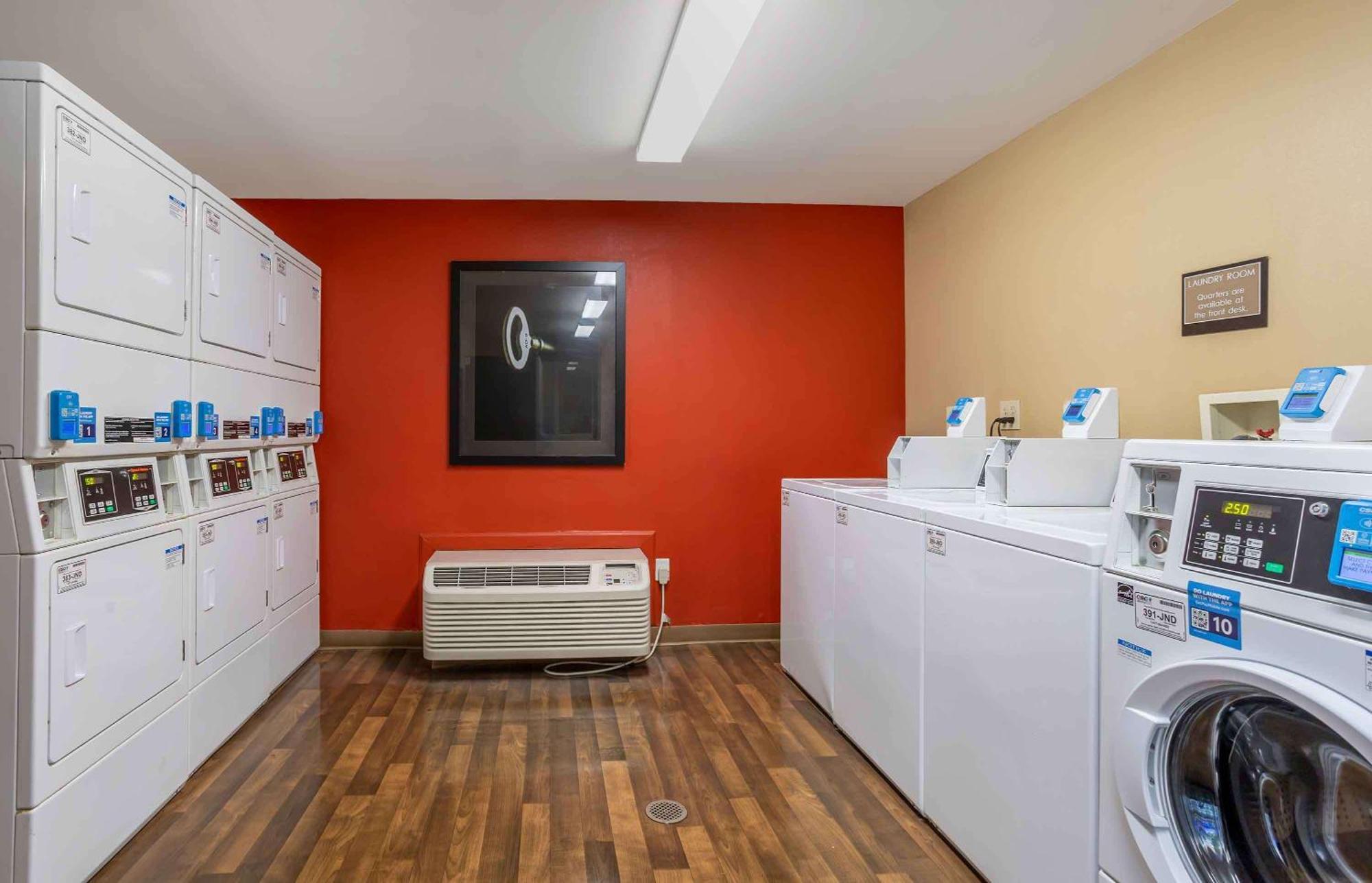 Extended Stay America Suites - Long Island - Melville Bagian luar foto
