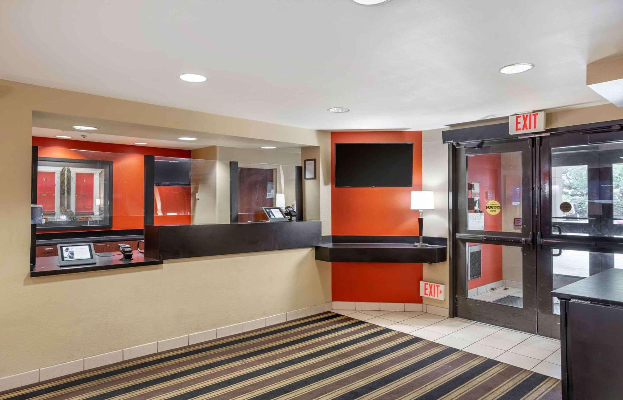 Extended Stay America Suites - Long Island - Melville Bagian luar foto