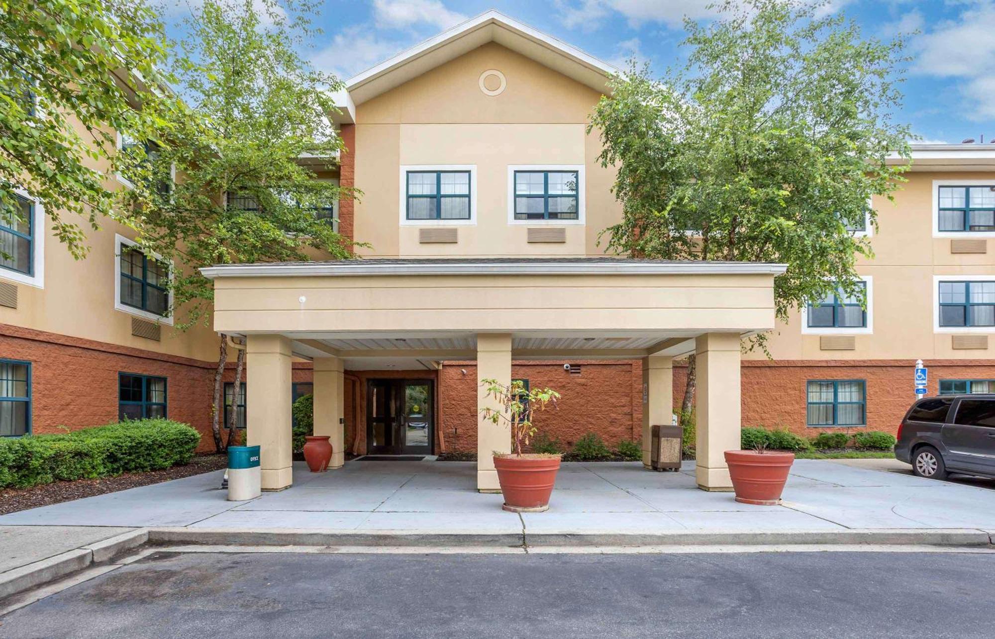 Extended Stay America Suites - Long Island - Melville Bagian luar foto