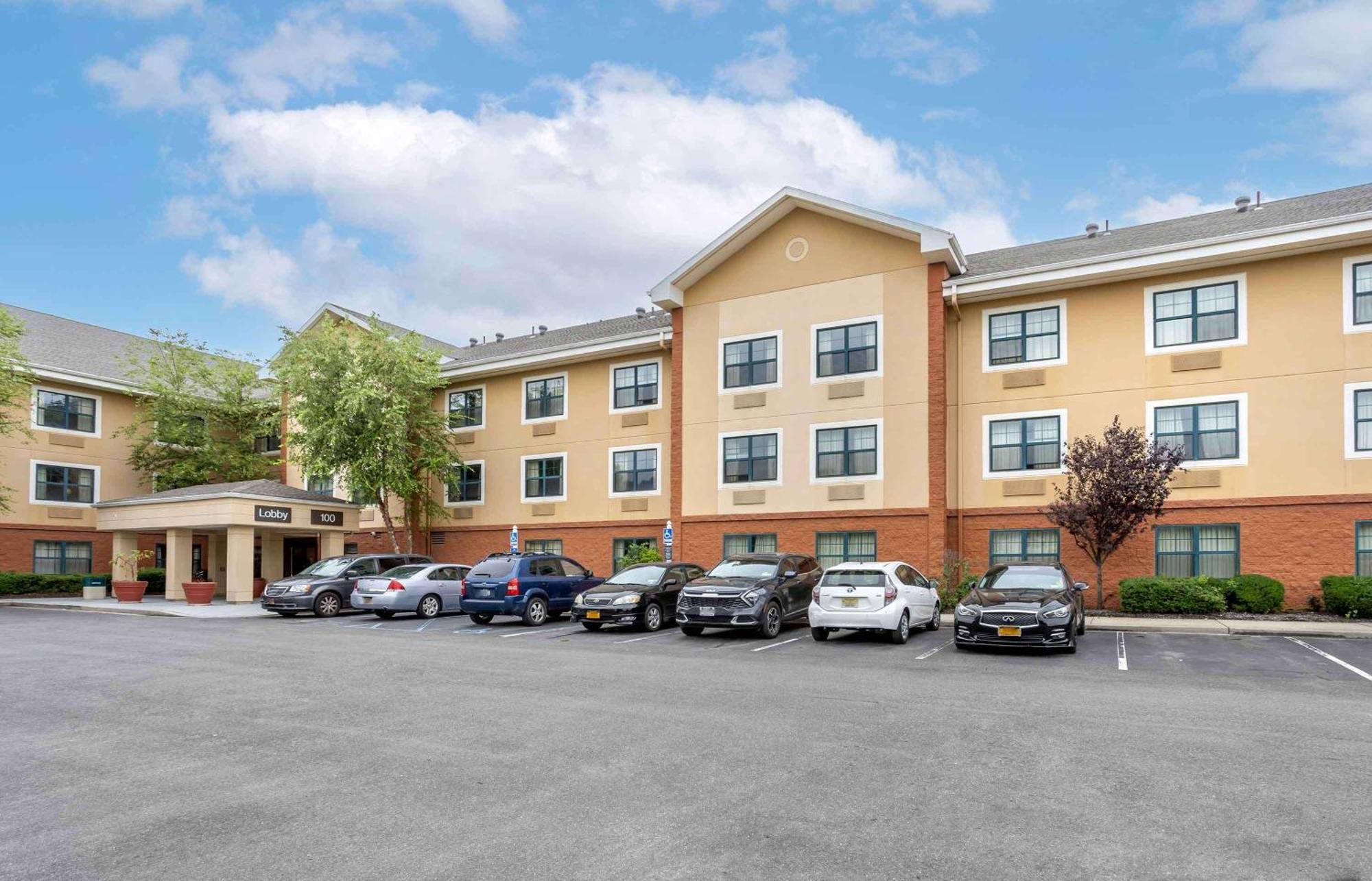 Extended Stay America Suites - Long Island - Melville Bagian luar foto