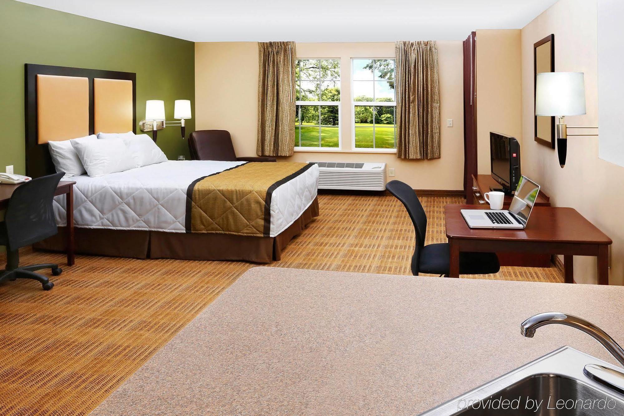Extended Stay America Suites - Long Island - Melville Bagian luar foto